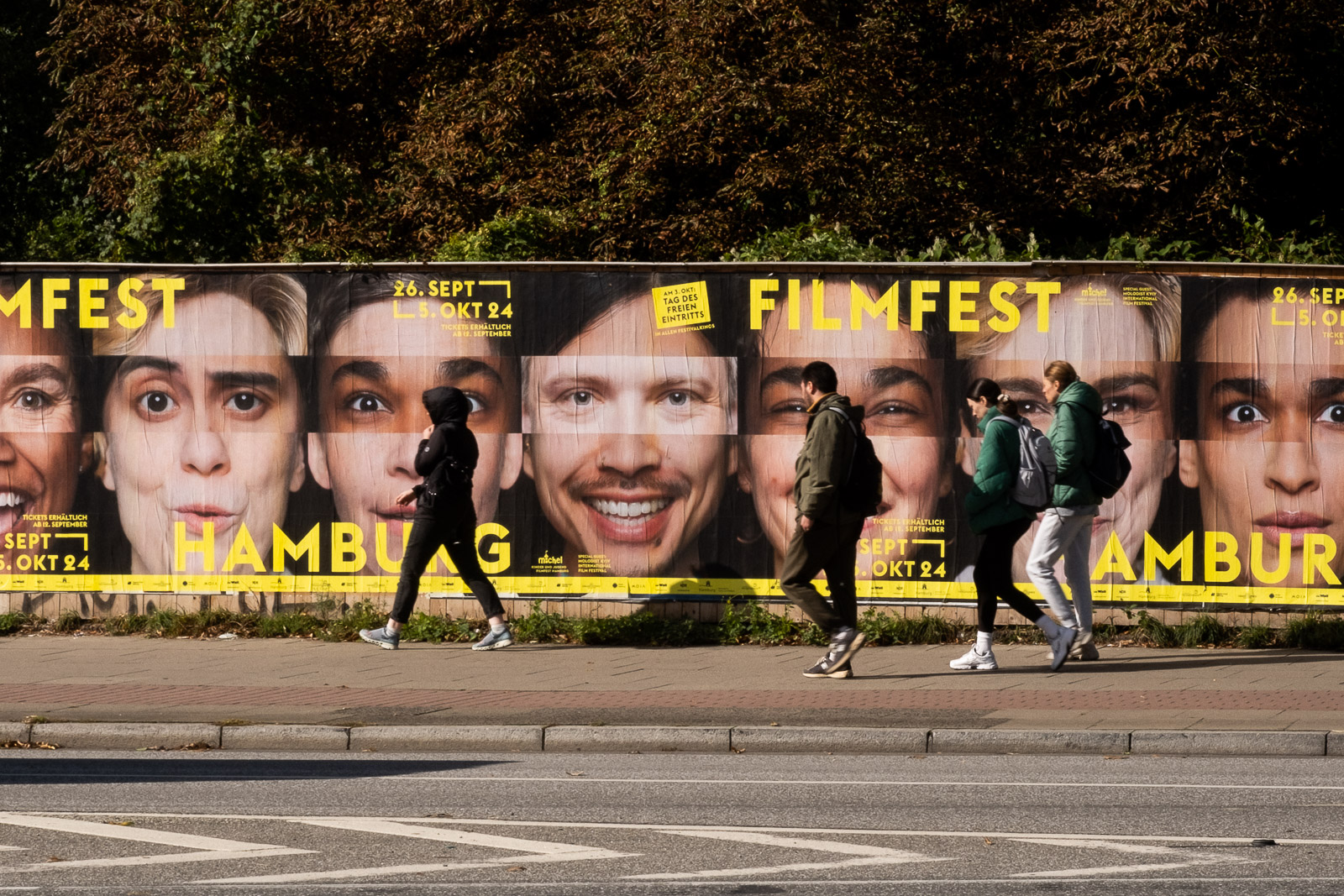 The campaign illustrates how films bring people together and merge emotions 32. Filmfest Hamburg